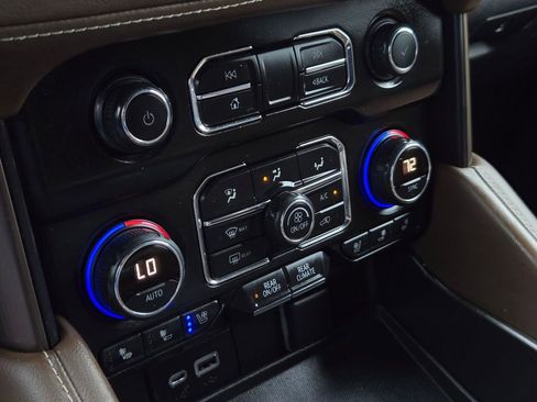 Used 2021 Chevrolet Tahoe High Country w/ Premium Package image 20