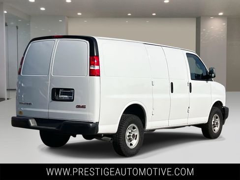 Used 2022 GMC Savana 2500 w/ Driver Convenience Package image 5
