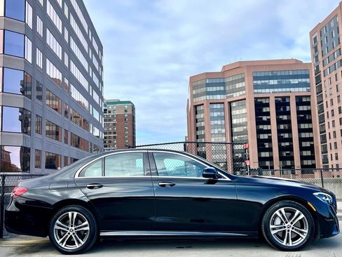 Certified 2022 Mercedes-Benz E 350 4MATIC Sedan image 8