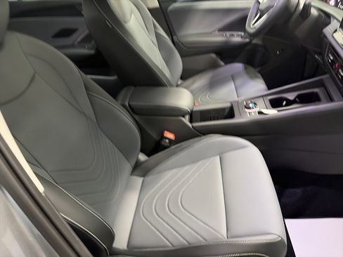 New 2026 Volkswagen Tiguan SE image 34