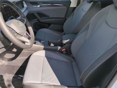 New 2026 Volkswagen Tiguan SE AWD/4WD image 15