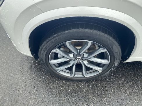 Used 2017 Volvo XC90 T6 Momentum w/ Vision Package image 10