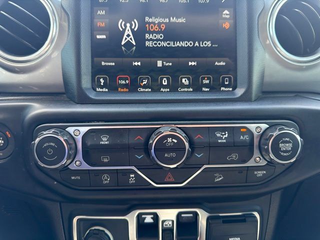 Used 2018 Jeep Wrangler Unlimited Sahara AWD/4WD image 16