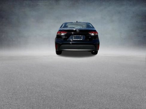 Used 2024 Toyota Corolla LE FWD image 4