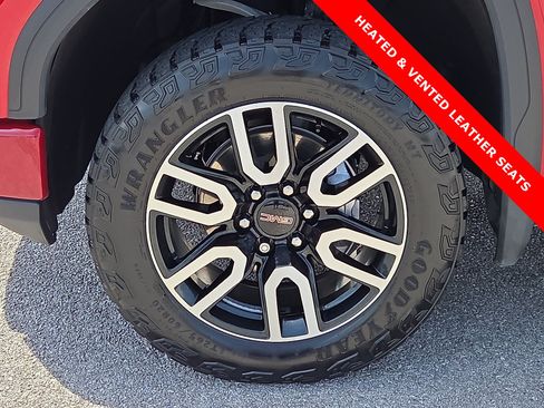 Used 2023 GMC Sierra 1500 AT4 w/ Technology Package AWD/4WD image 7