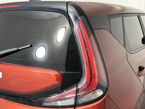 Used 2023 Kia Soul LX FWD image 26