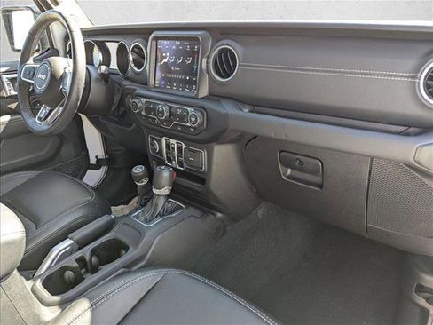 Used 2022 Jeep Wrangler Unlimited Sahara w/ Cold Weather Group AWD/4WD image 22