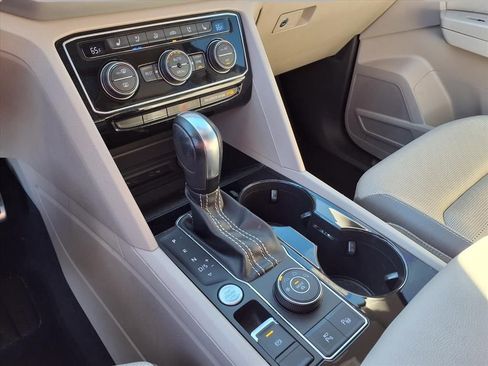 Used 2021 Volkswagen Atlas SEL Premium image 10