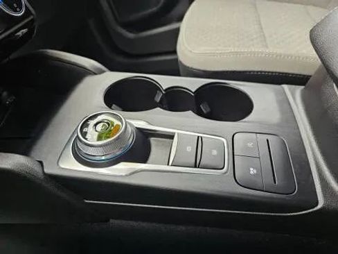 Used 2022 Ford Escape SE w/ Cold Weather Package image 26