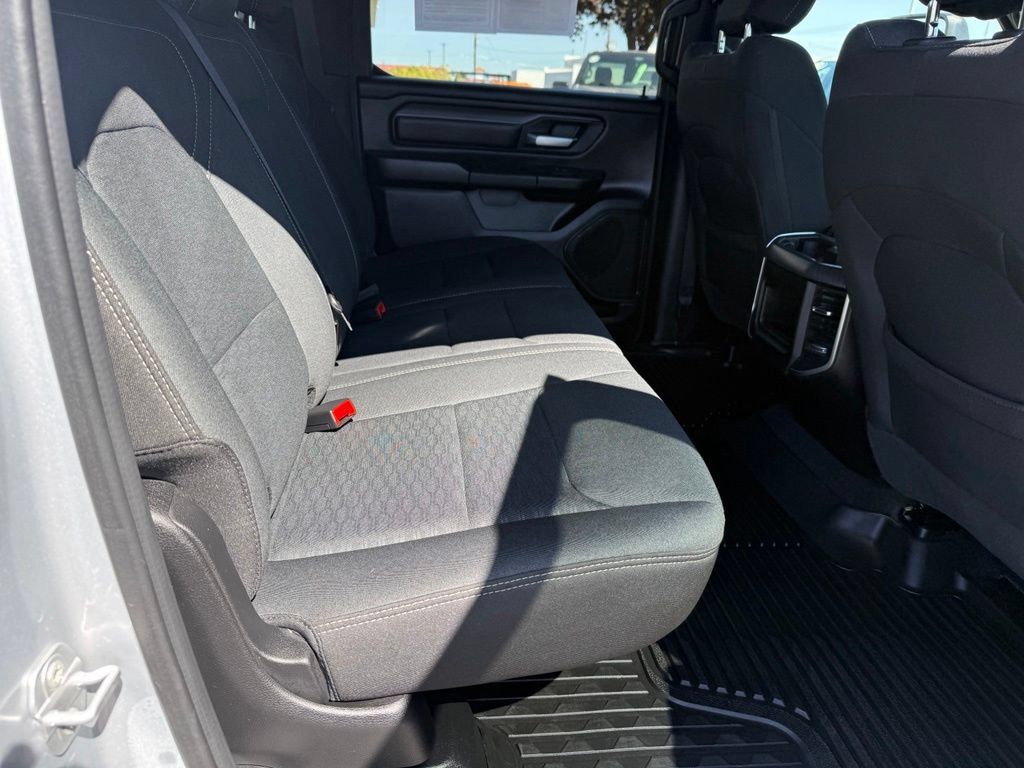 Used 2026 RAM 1500 Express AWD/4WD image 11