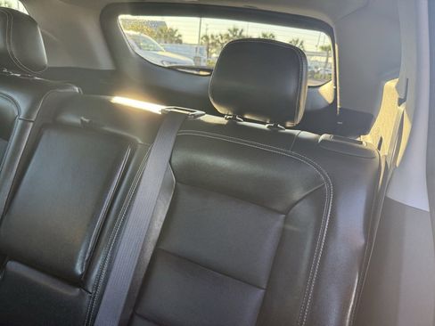 Used 2022 GMC Terrain SLT w/ Infotainment Package II image 31