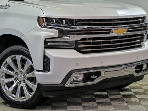 Used 2021 Chevrolet Silverado 1500 High Country AWD/4WD image 2