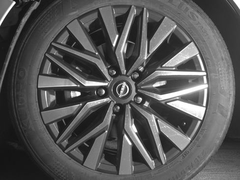 Used 2025 Nissan Altima 2.5 SV image 12