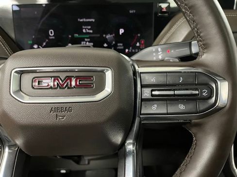 Used 2025 GMC Yukon XL Elevation w/ Elevation Premium Package AWD/4WD image 31
