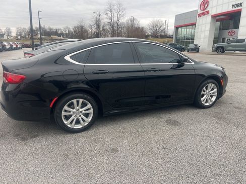 Used 2015 Chrysler 200 Limited w/ Convenience Group image 6