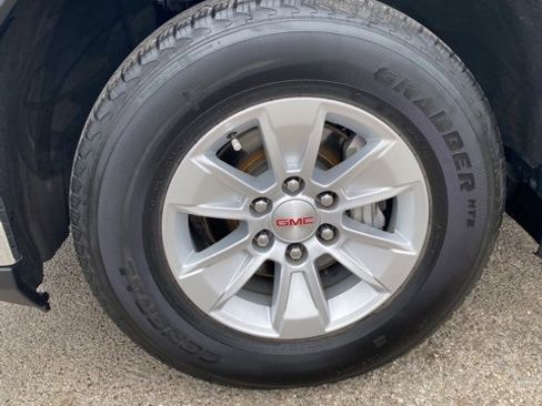 Used 2024 GMC Sierra 1500 Pro w/ Pro Value Package image 10