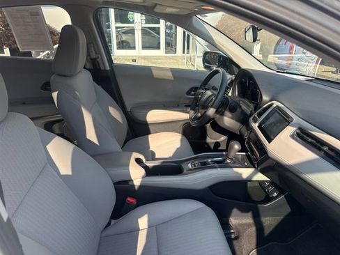 Used 2018 Honda HR-V EX image 30
