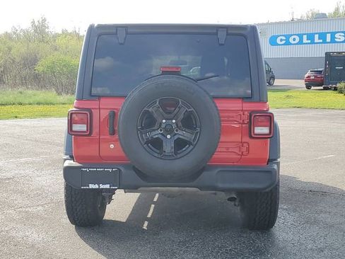 Used 2018 Jeep Wrangler Unlimited Sport w/ Technology Group AWD/4WD image 6