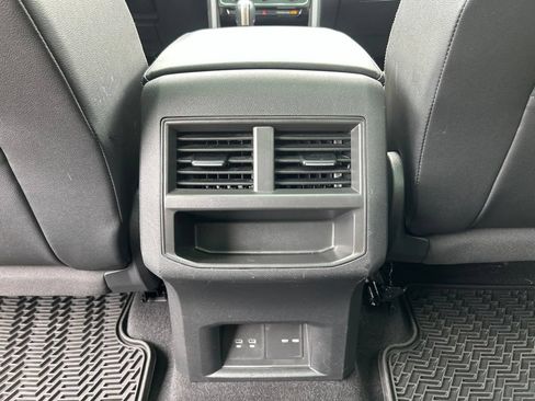 Used 2023 Volkswagen Atlas Cross Sport SEL R-Line AWD/4WD image 38