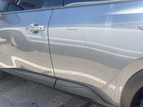 Used 2025 Nissan Rogue SL AWD/4WD image 14