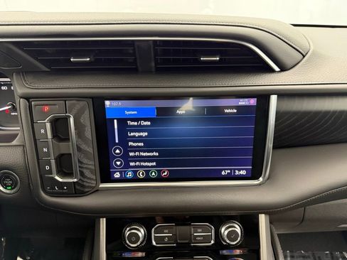 Used 2021 GMC Yukon XL Denali w/ Denali Premium Package AWD/4WD image 28