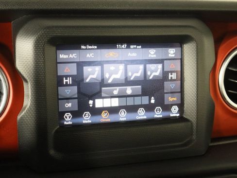 Used 2020 Jeep Gladiator Rubicon w/ Cold Weather Group image 29