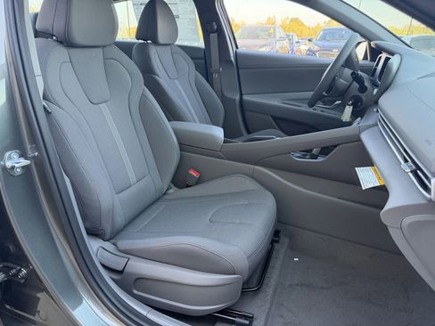 New 2026 Hyundai Elantra SE image 24