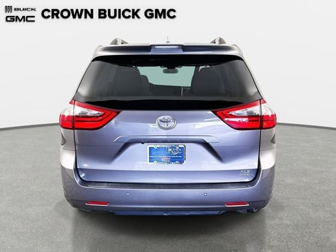 Used 2020 Toyota Sienna XLE image 7