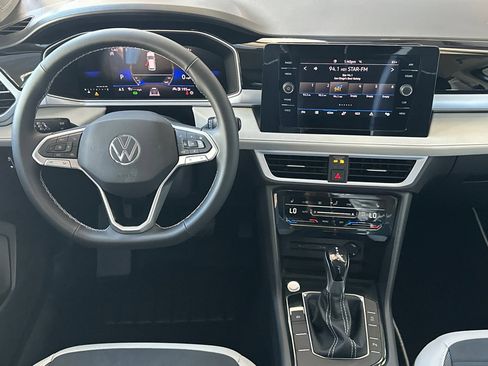 New 2026 Volkswagen Taos SE FWD image 12