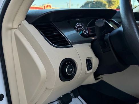 Used 2018 Ford Taurus SEL w/ Equipment Group 201A image 30