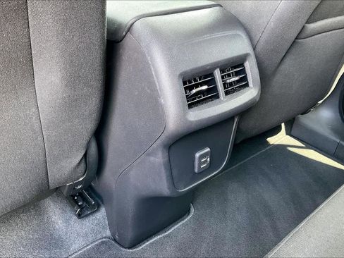 Certified 2023 Chevrolet Equinox LT image 32