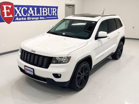 Used 2013 Jeep Grand Cherokee Altitude image 4