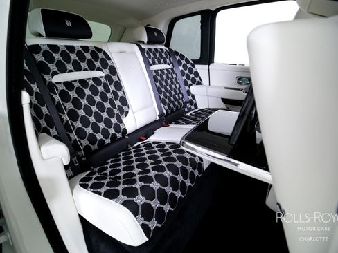 New 2026 Rolls-Royce Cullinan Black Badge image 30