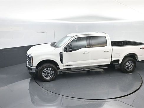 Used 2025 Ford F350 Lariat image 23