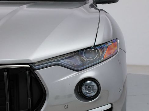 Certified 2022 Maserati Levante GT AWD/4WD image 9
