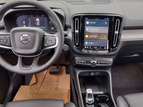 New 2025 Volvo XC40 B5 Ultra w/ Climate Package image 22