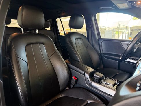 Used 2020 Mercedes-Benz GLB 250 image 28