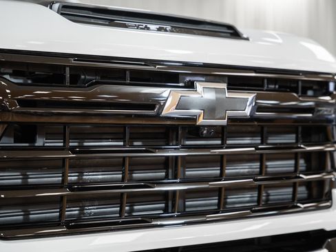 Used 2025 Chevrolet Silverado 2500 LT w/ Trail Boss Package image 7