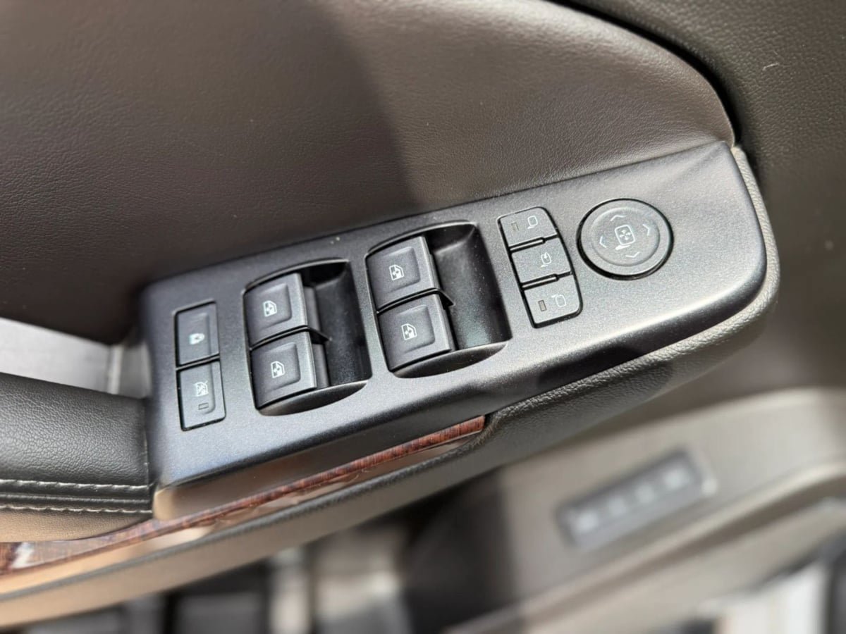Used 2019 GMC Yukon SLT AWD/4WD image 17