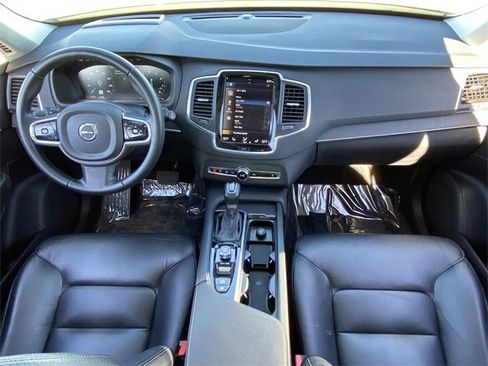 Used 2020 Volvo XC90 T6 Momentum image 17