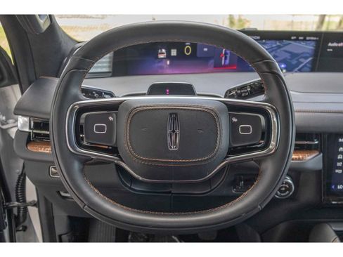 Used 2025 Lincoln Navigator Black Label AWD/4WD image 24