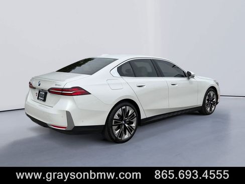 Used 2026 BMW 540i xDrive AWD/4WD image 3