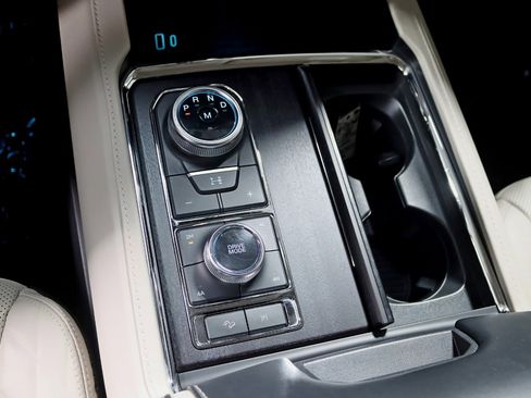 Used 2022 Ford Expedition Platinum AWD/4WD image 25