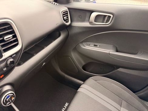 New 2026 Hyundai Venue SEL FWD image 9