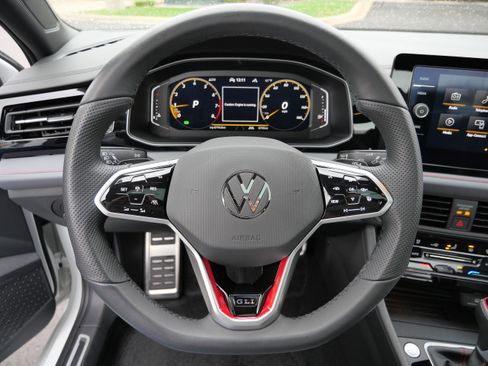Certified 2025 Volkswagen Jetta GLI Autobahn image 26