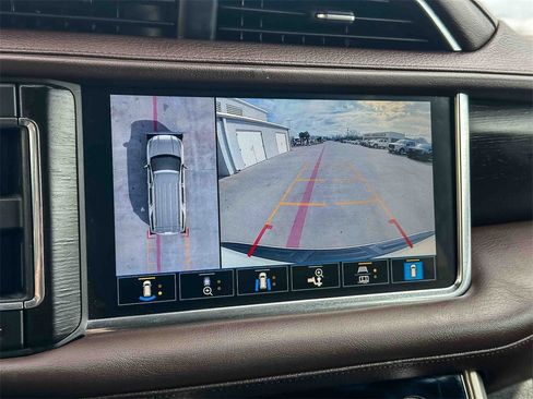 Used 2021 GMC Yukon XL Denali w/ Denali Premium Package image 32