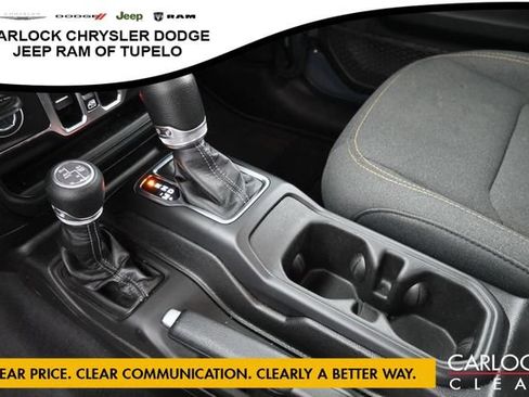 Used 2025 Jeep Wrangler Unlimited Sahara AWD/4WD image 25