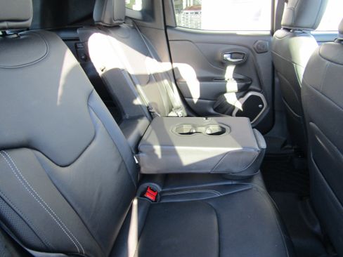 Used 2016 Jeep Renegade Limited w/ Safety & Security Group image 18
