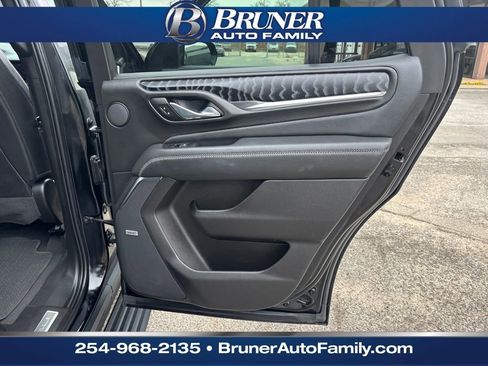 Used 2023 GMC Yukon Denali w/ Denali Reserve Package image 17