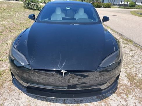 Used 2022 Tesla Model S Plaid image 2